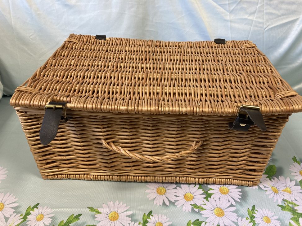 Picnic hamper available for hire in Southampton, hampshire